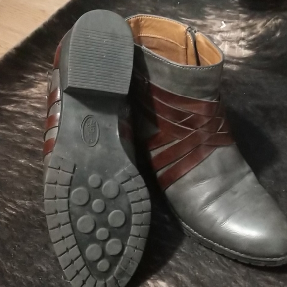 Euro soft Ankle boots - Picture 3 of 5